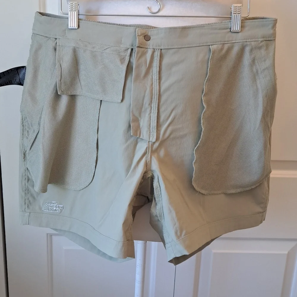 NWOT The North‎ Face Mens Performance Athletic/Hiking/Gym Sage 6.5